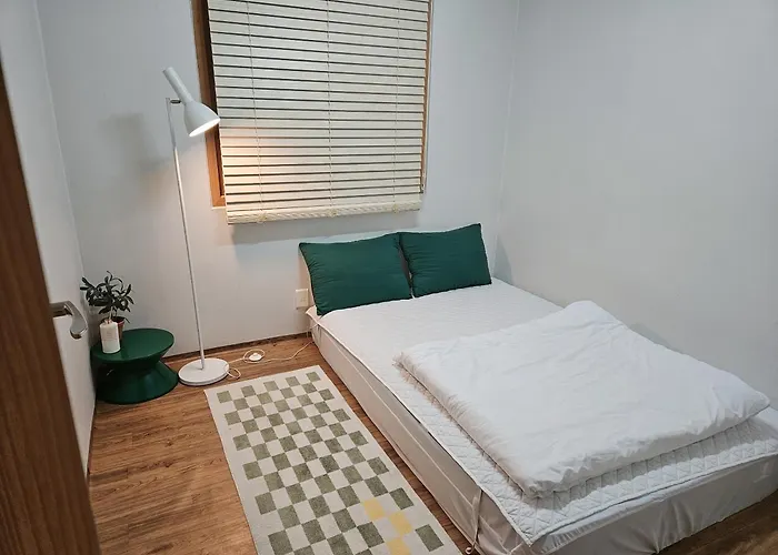 Apartment #전포카페거리1분 #짐보관 #감성테라스 #층간소음 걱정없는 프라이빗 감성 Busan