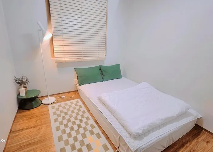 Apartment #전포카페거리1분 #짐보관 #감성테라스 #층간소음 걱정없는 프라이빗 감성 Busan